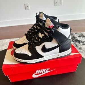Women’s Nike dunk high - pandas